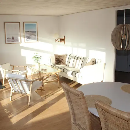 Semesterbostad Susette - 400m From The Sea By Interhome
